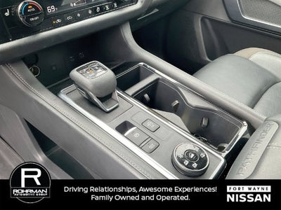 2024 Nissan Pathfinder SL