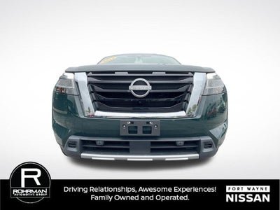 2024 Nissan Pathfinder SL