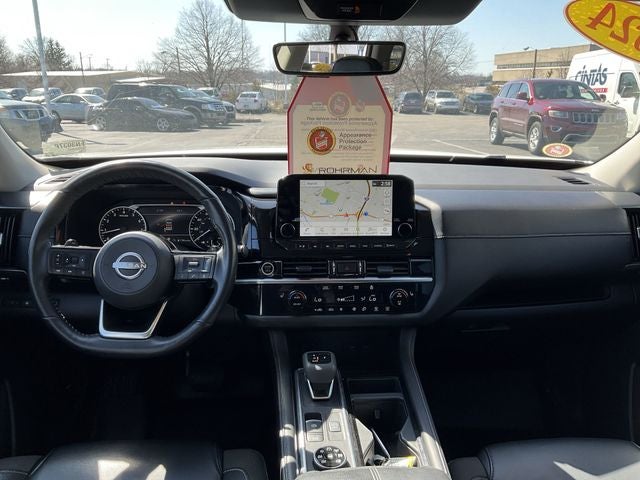 2024 Nissan Pathfinder SL