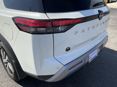 2024 Nissan Pathfinder SL