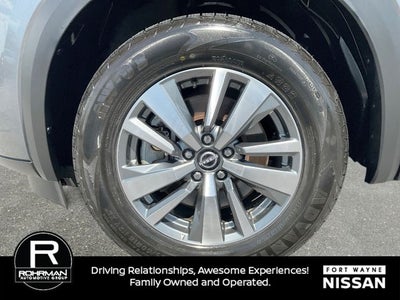 2025 Nissan Pathfinder SL