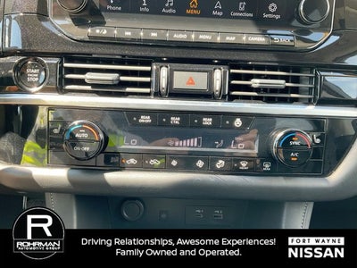 2025 Nissan Pathfinder SL