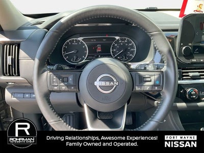 2025 Nissan Pathfinder SL
