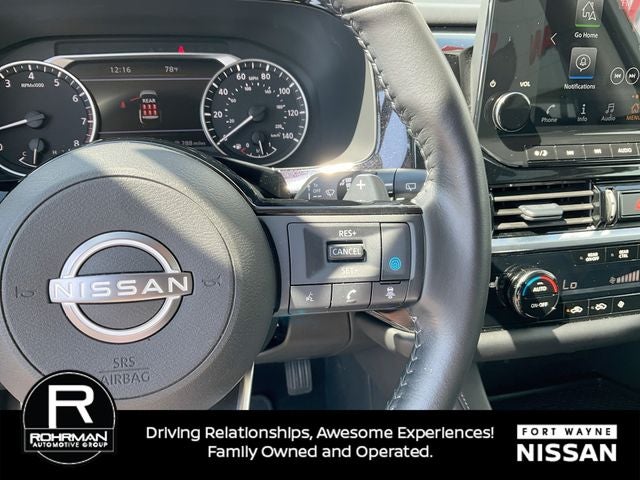 2025 Nissan Pathfinder SL