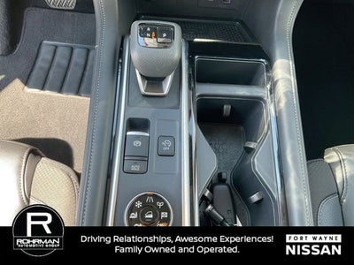 2025 Nissan Pathfinder SL
