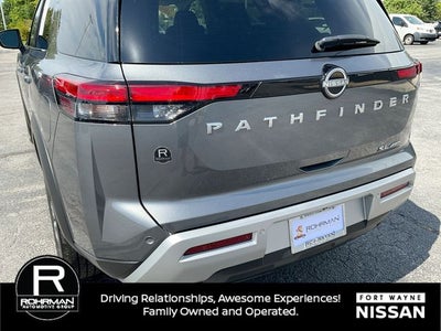 2025 Nissan Pathfinder SL