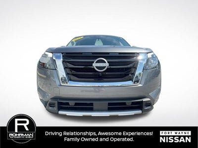 2025 Nissan Pathfinder SL