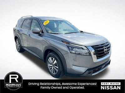 2025 Nissan Pathfinder SL