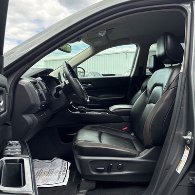 2022 Nissan Pathfinder SL