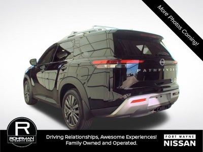 2024 Nissan Pathfinder SL