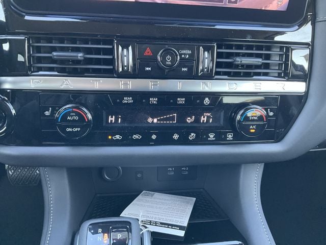 2026 Nissan Pathfinder SL