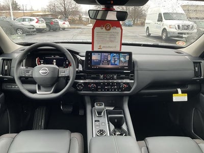 2026 Nissan Pathfinder SL