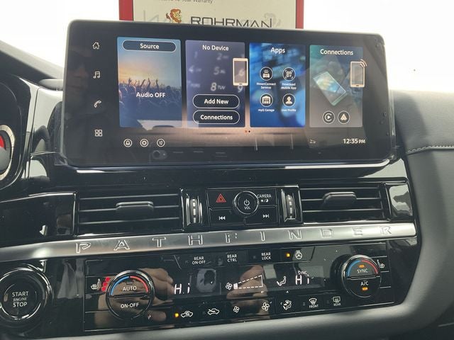 2026 Nissan Pathfinder SL