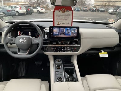 2026 Nissan Pathfinder SL