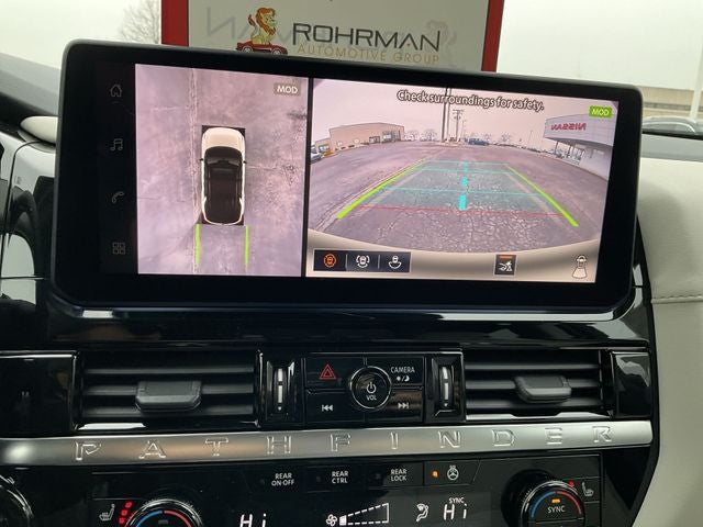 2026 Nissan Pathfinder SL