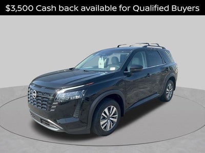 2026 Nissan Pathfinder SL