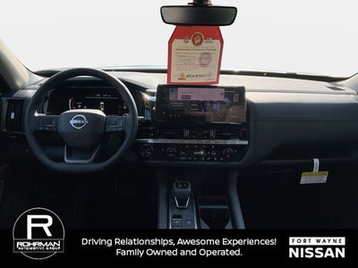 2026 Nissan Pathfinder SL