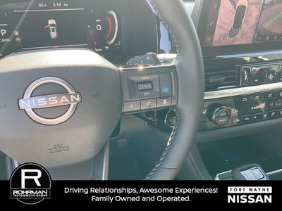 2026 Nissan Pathfinder SL