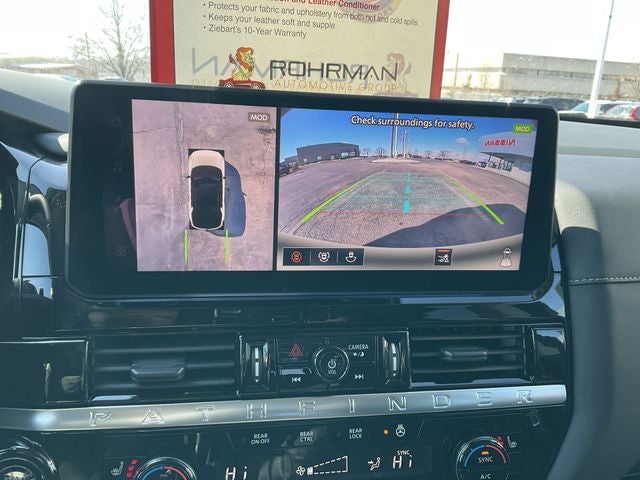 2026 Nissan Pathfinder SL