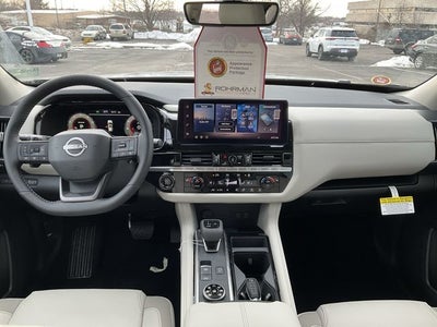 2026 Nissan Pathfinder SL