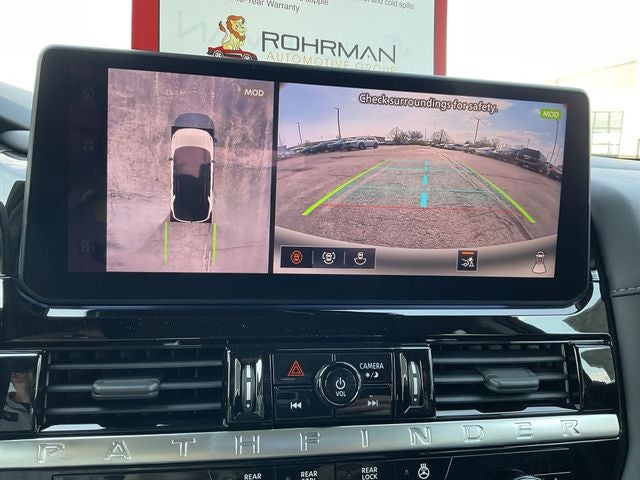 2026 Nissan Pathfinder SL