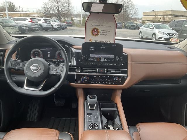 2023 Nissan Pathfinder Platinum