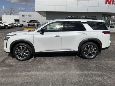 2026 Nissan Pathfinder Platinum
