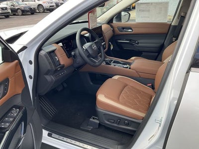 2026 Nissan Pathfinder Platinum