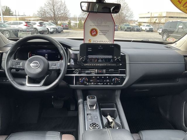 2023 Nissan Pathfinder Platinum