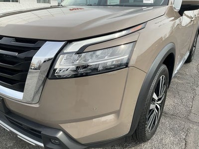 2023 Nissan Pathfinder Platinum
