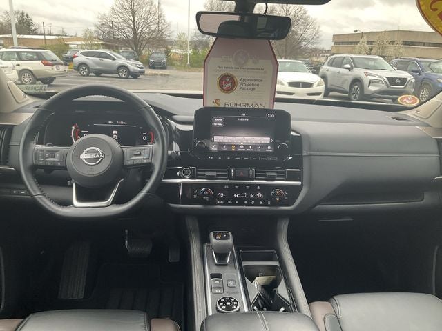 2023 Nissan Pathfinder Platinum