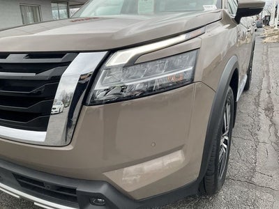 2023 Nissan Pathfinder Platinum