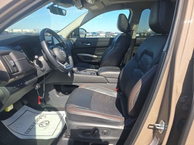 2023 Nissan Pathfinder Platinum