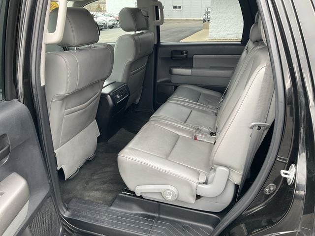 2017 Toyota Sequoia SR5 5.7L