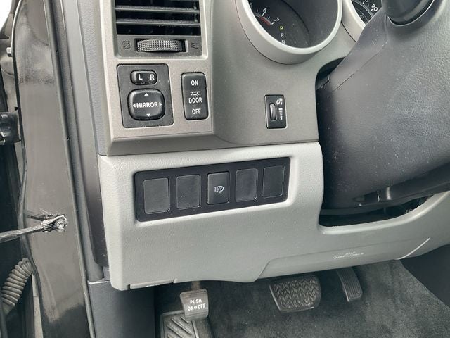 2017 Toyota Sequoia SR5 5.7L