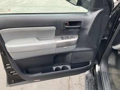 2017 Toyota Sequoia SR5 5.7L