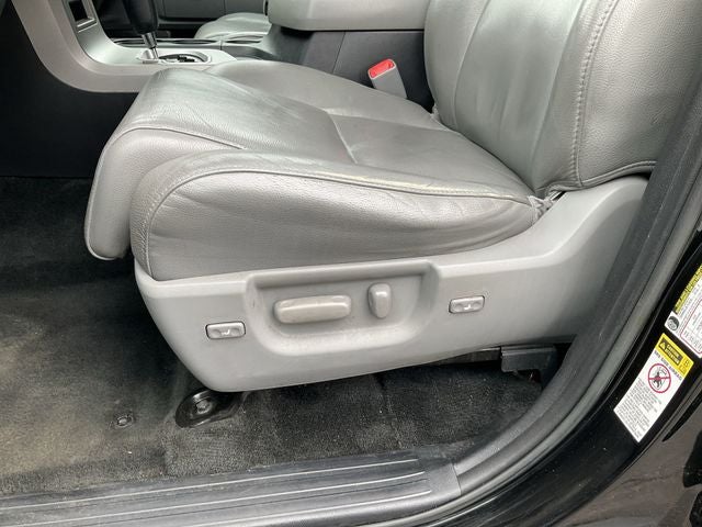 2017 Toyota Sequoia SR5 5.7L