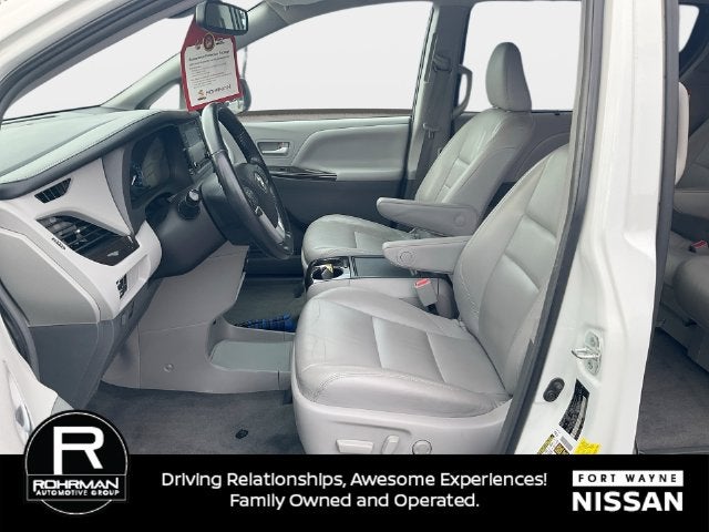 2018 Toyota Sienna XLE 8 Passenger