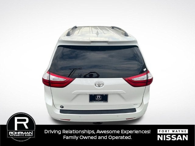 2018 Toyota Sienna XLE 8 Passenger