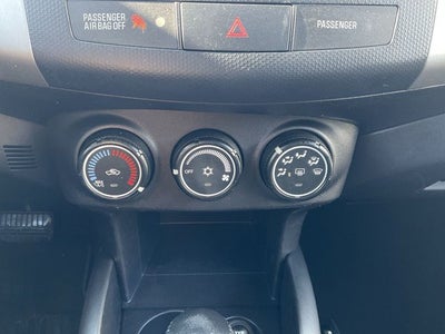 2011 Mitsubishi Outlander ES