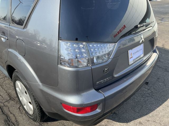 2011 Mitsubishi Outlander ES