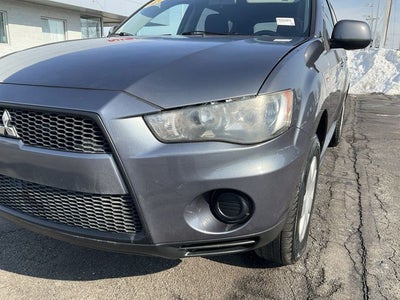 2011 Mitsubishi Outlander ES