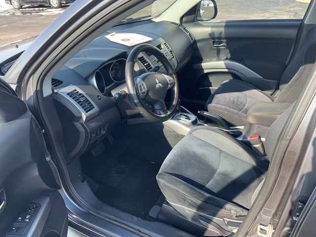 2011 Mitsubishi Outlander ES