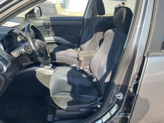 2011 Mitsubishi Outlander ES