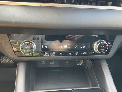 2024 Mitsubishi Outlander PHEV SE