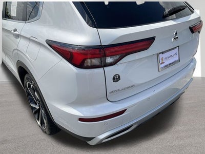 2024 Mitsubishi Outlander PHEV SE