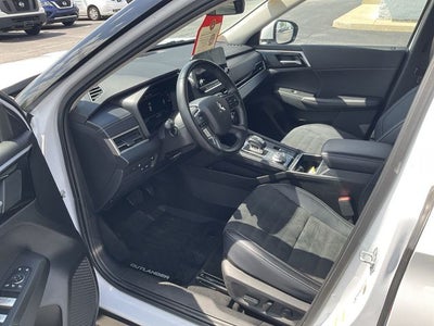 2024 Mitsubishi Outlander PHEV SE